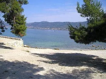 Πανσιόν With Garden - Zuvan 3*