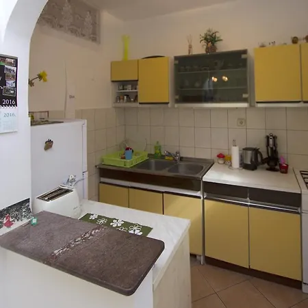 בית הארחה With Garden - Zuvan 3*
