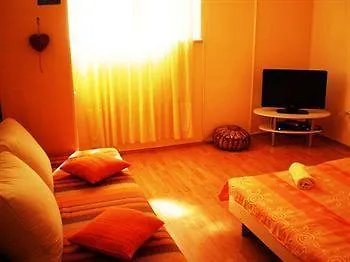 With Garden - Zuvan ספליט