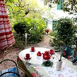With Garden - Zuvan