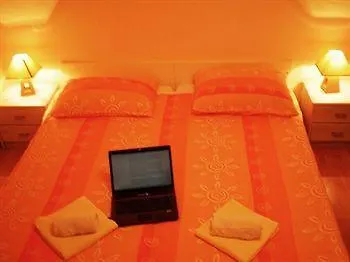 Pensionat Guest House With Garden - Zuvan Split