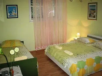 Pensionat Guest House With Garden - Zuvan Split